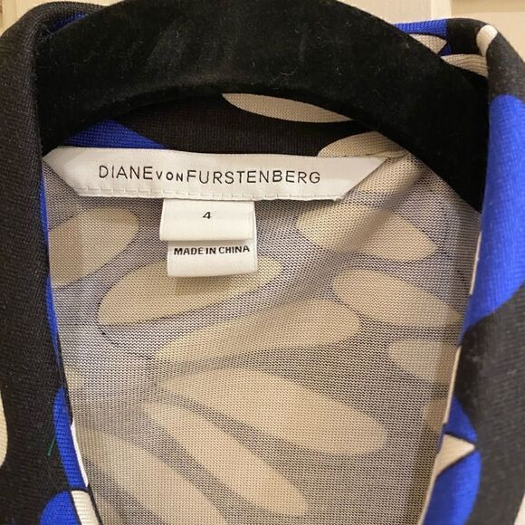 Diane von Furstenberg DVF Celeste Silk Jersey Wrap Shorts Romper Blue size 4 - Picture 3 of 9